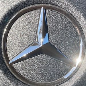 Meet your Posher, Ari